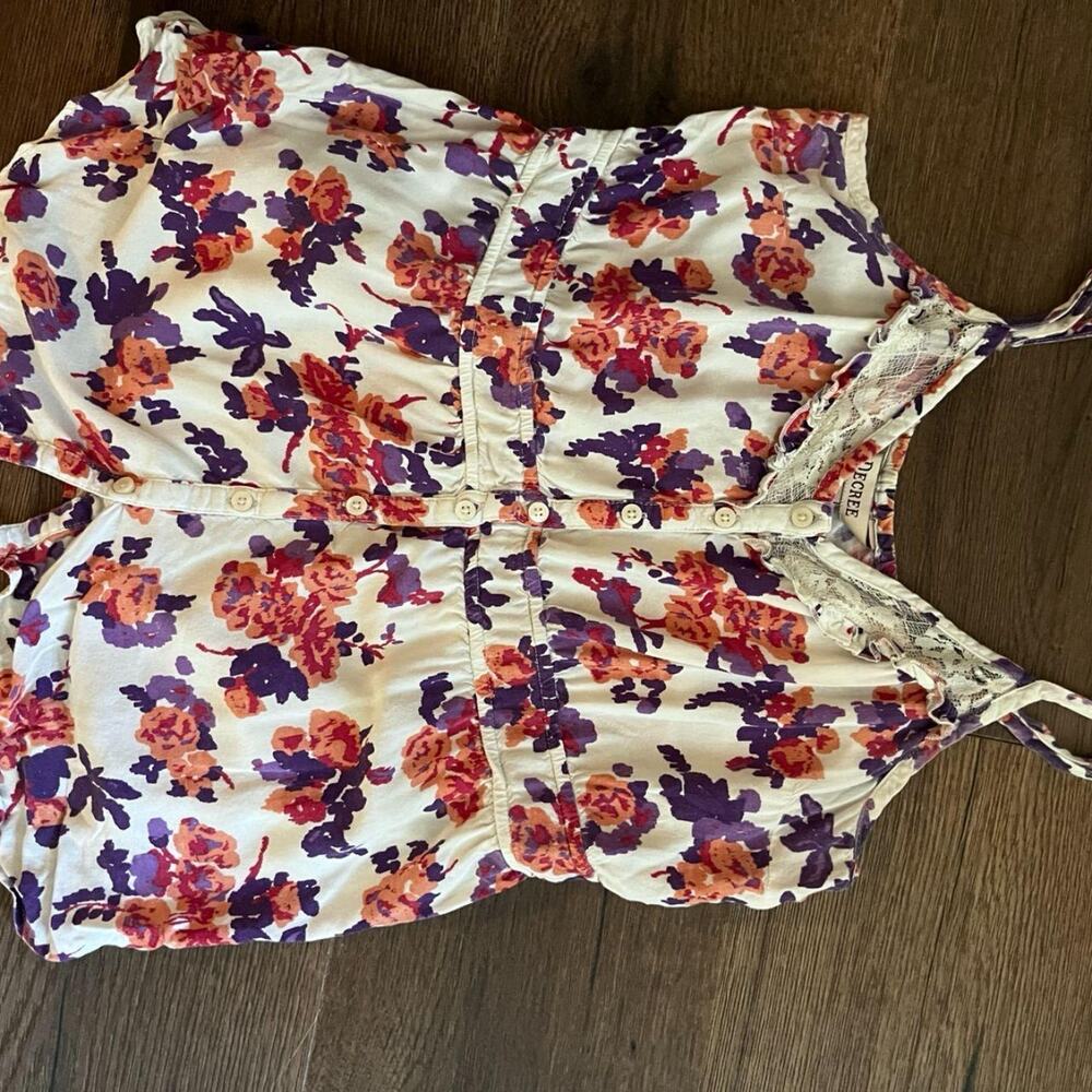 Decree floral lace button cami